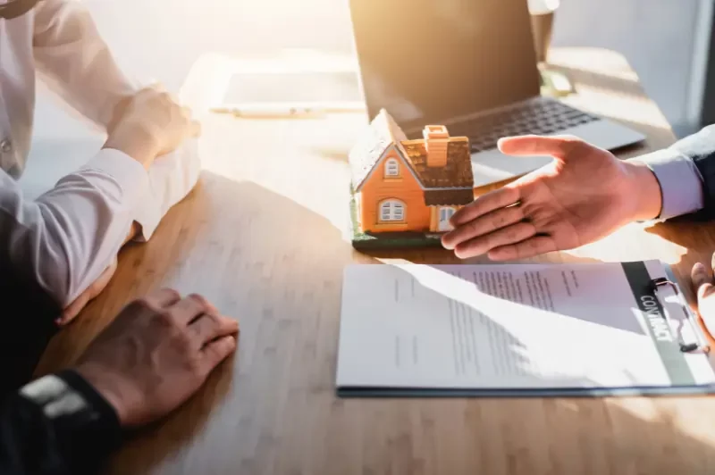 10 Pros and Cons of Selling a House Privately